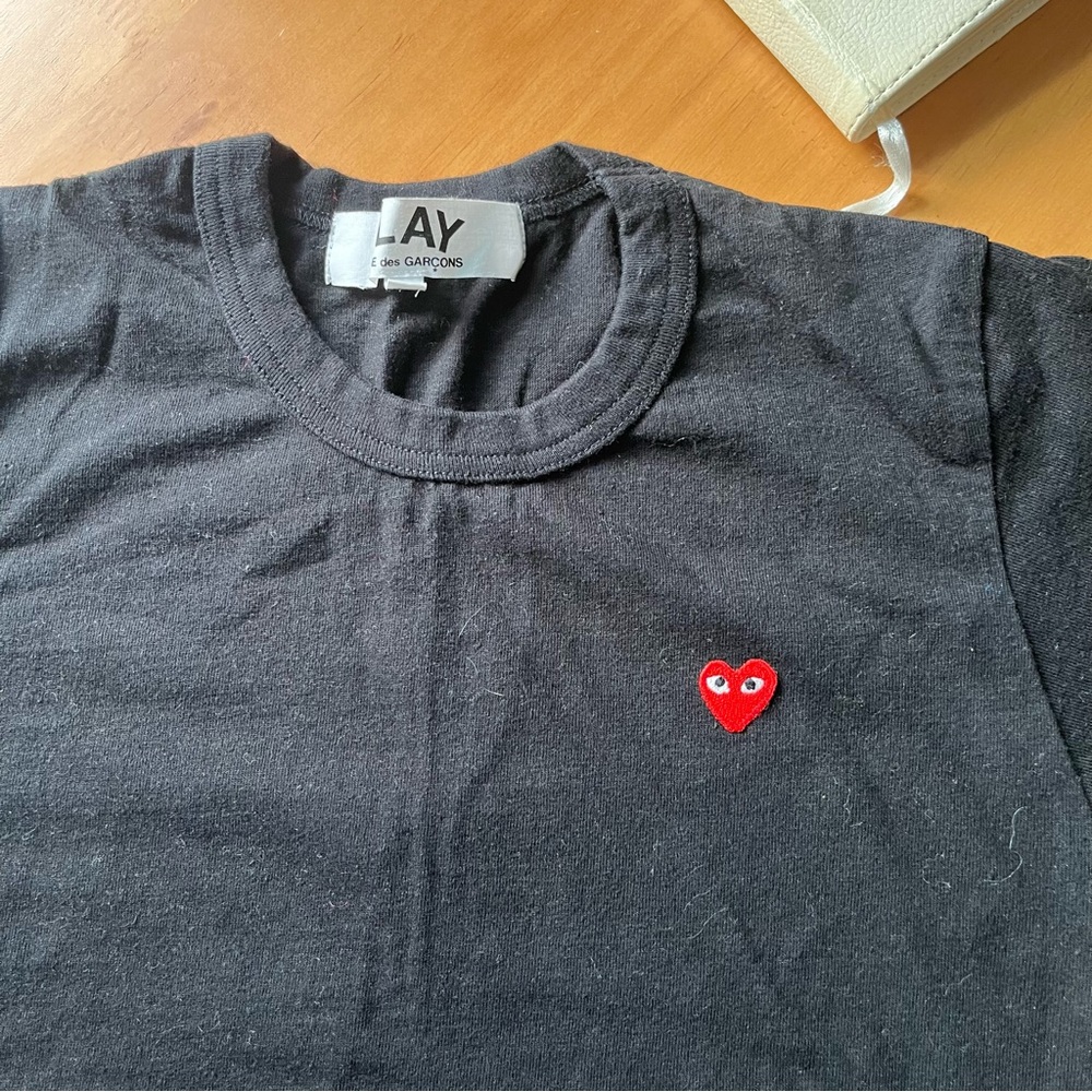 Comme Des Garcons PLAY black heart patch t shirt XS